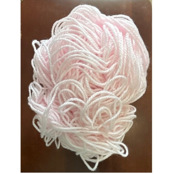 Pink yarn (Left over) - Picture 3 of 6